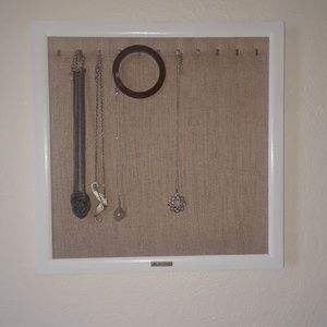 Chloe + isabel necklace holder